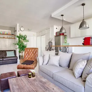Luxurious Republique Pierre Leve Free Netflix , Paris Frankreich
